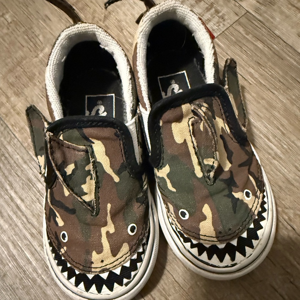 Vans Kids Camouflage Shark Sneakers